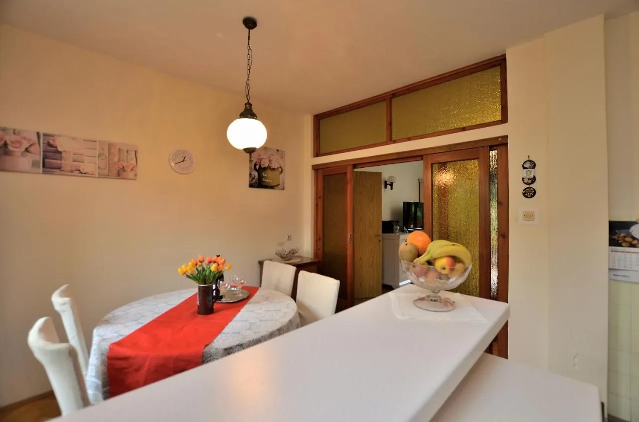 Apartment Kivi Valbandon