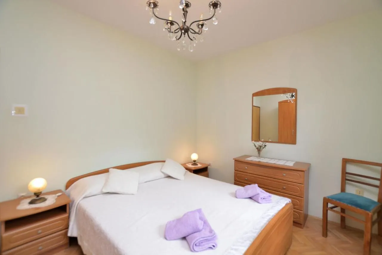 Apartment Kivi Valbandon